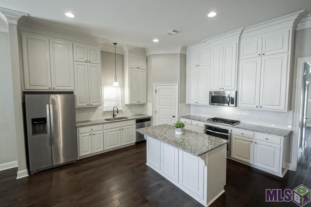 3132 Cresthaven Avenue Baton Rouge, LA 70810 - Photo 6 of 24 Gallery Image 6