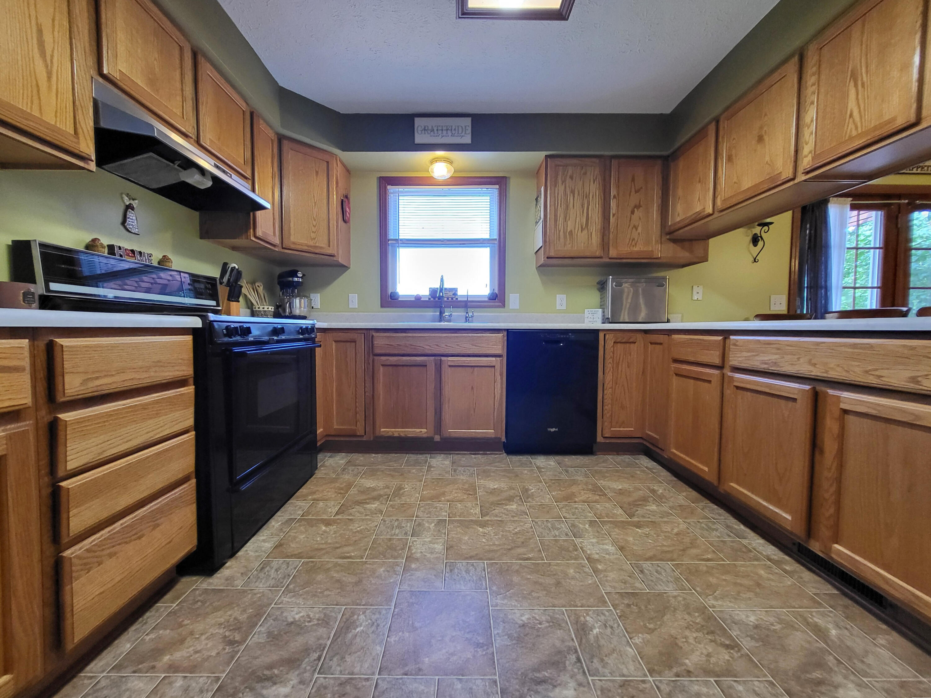 17204 Colorado Street Hebron, IN 46341 - Photo 29 of 63 3000x2250