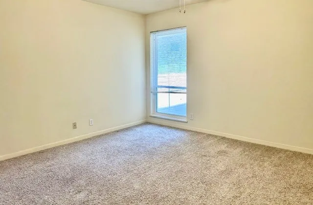 $825 | 2800 Cole Street, Unit 205C, Austin, TX 78705