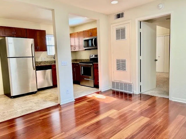 $825 | 2800 Cole Street, Unit 205C, Austin, TX 78705