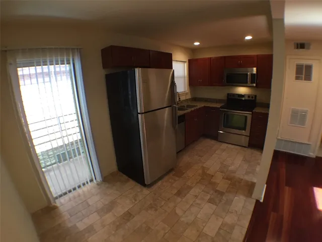 $825 | 2800 Cole Street, Unit 205C, Austin, TX 78705