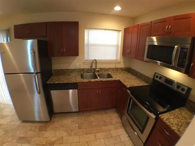$825 | 2800 Cole Street, Unit 205C, Austin, TX 78705