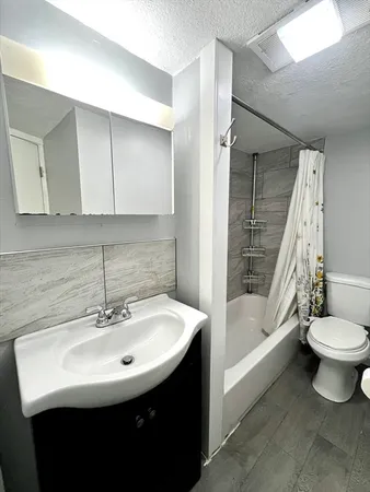 $3,300 | 572 Main Street, Unit B, Watertown, MA 02472