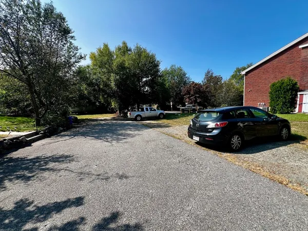 $3,300 | 572 Main Street, Unit B, Watertown, MA 02472