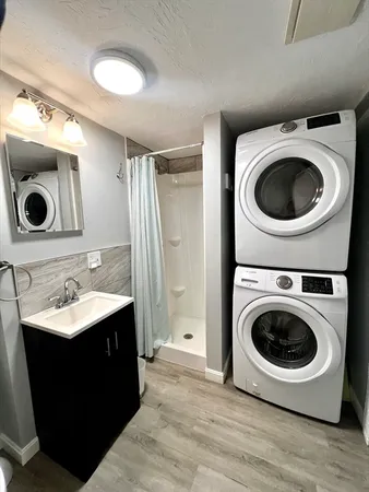 $3,300 | 572 Main Street, Unit B, Watertown, MA 02472