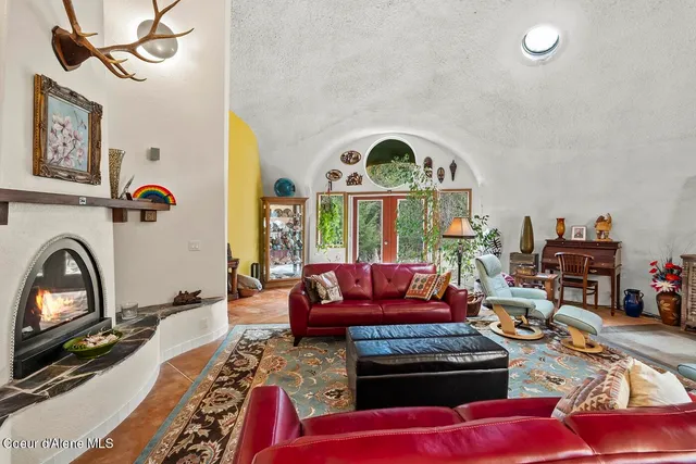 $650,000 | 123 East Mountain View Road, Clark Fork, ID 83811