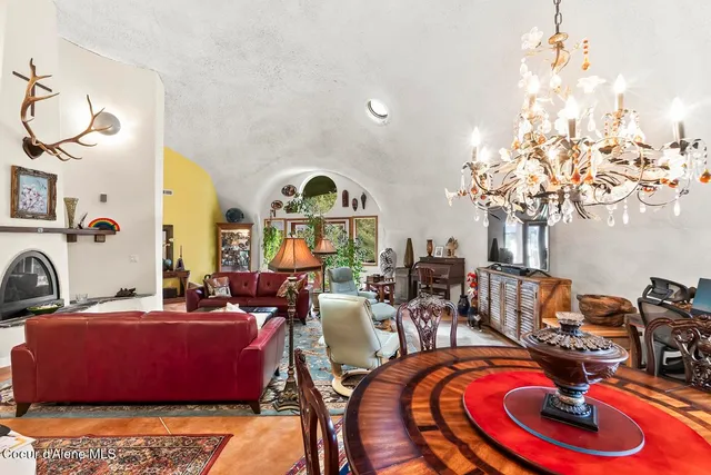 $650,000 | 123 East Mountain View Road, Clark Fork, ID 83811