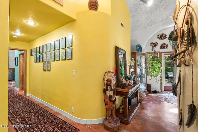 $650,000 | 123 East Mountain View Road, Clark Fork, ID 83811