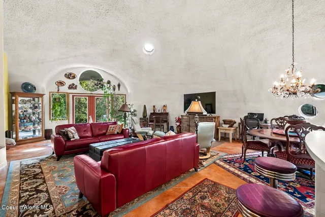 $650,000 | 123 East Mountain View Road, Clark Fork, ID 83811