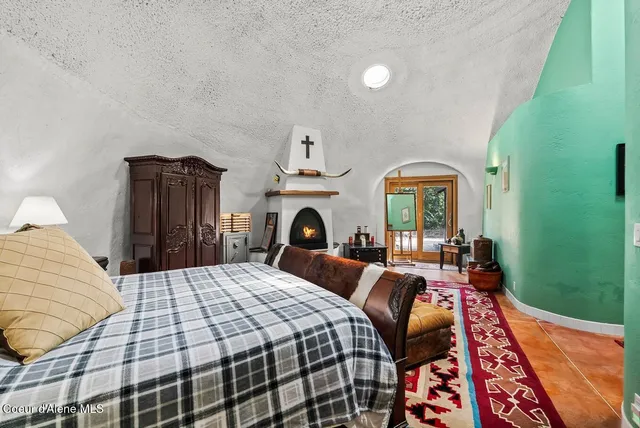 $650,000 | 123 East Mountain View Road, Clark Fork, ID 83811