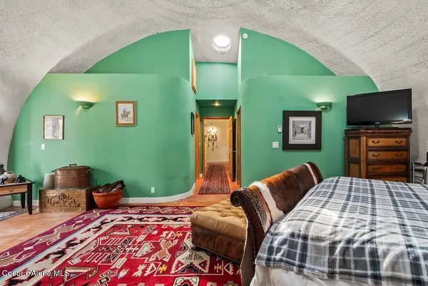 $630,000 | 123 East Mountain View Road, Clark Fork, ID 83811