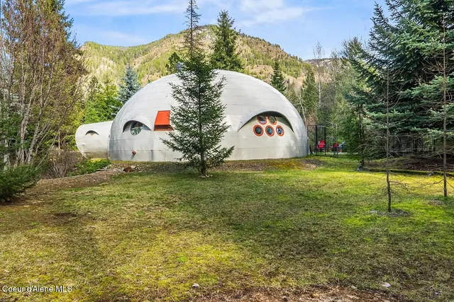 $650,000 | 123 East Mountain View Road, Clark Fork, ID 83811