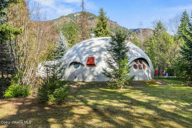 $650,000 | 123 East Mountain View Road, Clark Fork, ID 83811