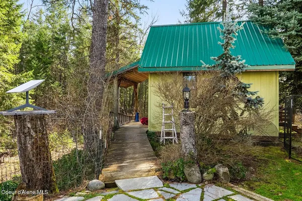 $630,000 | 123 East Mountain View Road, Clark Fork, ID 83811