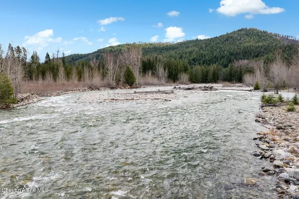 $630,000 | 123 East Mountain View Road, Clark Fork, ID 83811