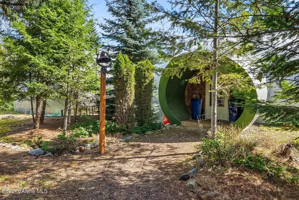 $630,000 | 123 East Mountain View Road, Clark Fork, ID 83811