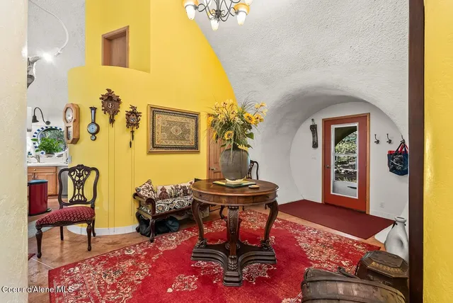 $650,000 | 123 East Mountain View Road, Clark Fork, ID 83811