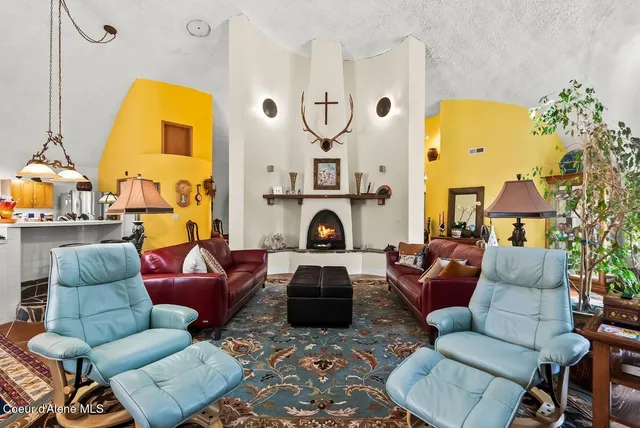 $650,000 | 123 East Mountain View Road, Clark Fork, ID 83811