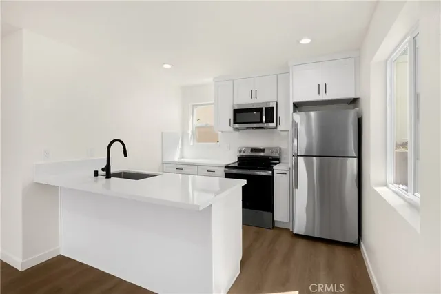 $3,450 | 102 East Avenida San Gabriel, Unit B, San Clemente, CA 92672