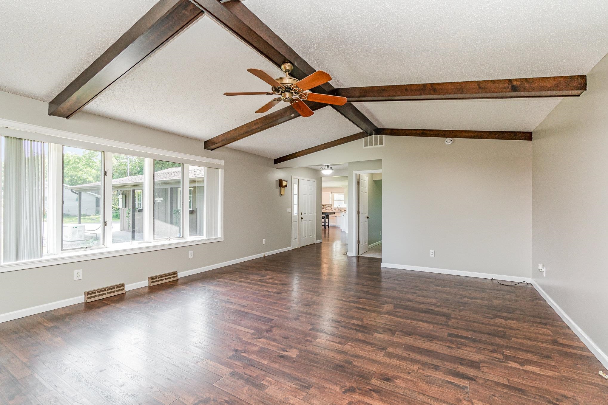 3014 Gabel Road Saginaw, MI 48601 - Photo 5 of 39 50153016-1ee2100f-88b4-45f0-b332-4f0b4be8adde.JPG