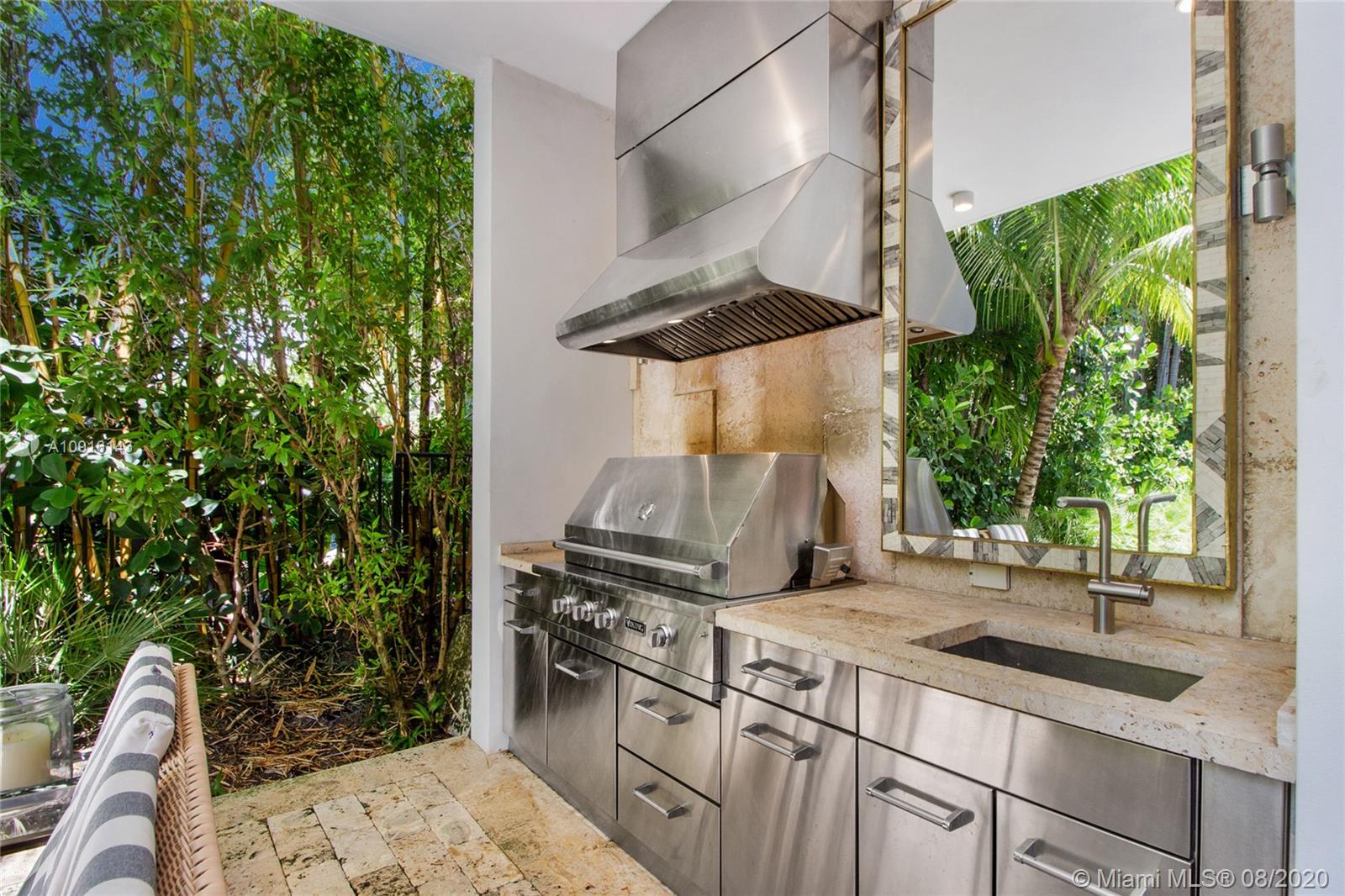 2300 Sunset Drive Miami Beach, FL 33140 - Photo 13 of 52