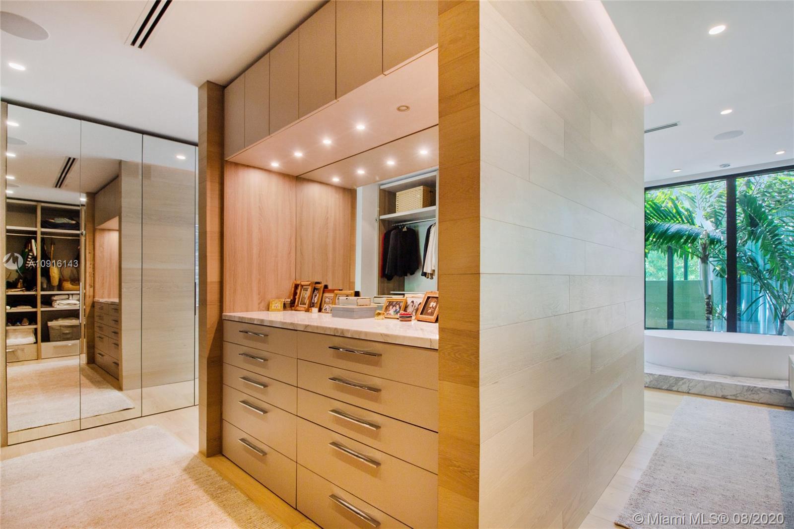 2300 Sunset Drive Miami Beach, FL 33140 - Photo 17 of 52