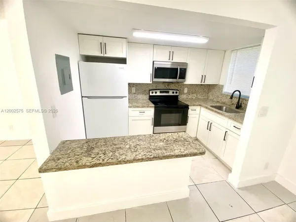 $2,195 | 850 Southwest 74th Terrace, Unit 1, North Lauderdale, FL 33068
