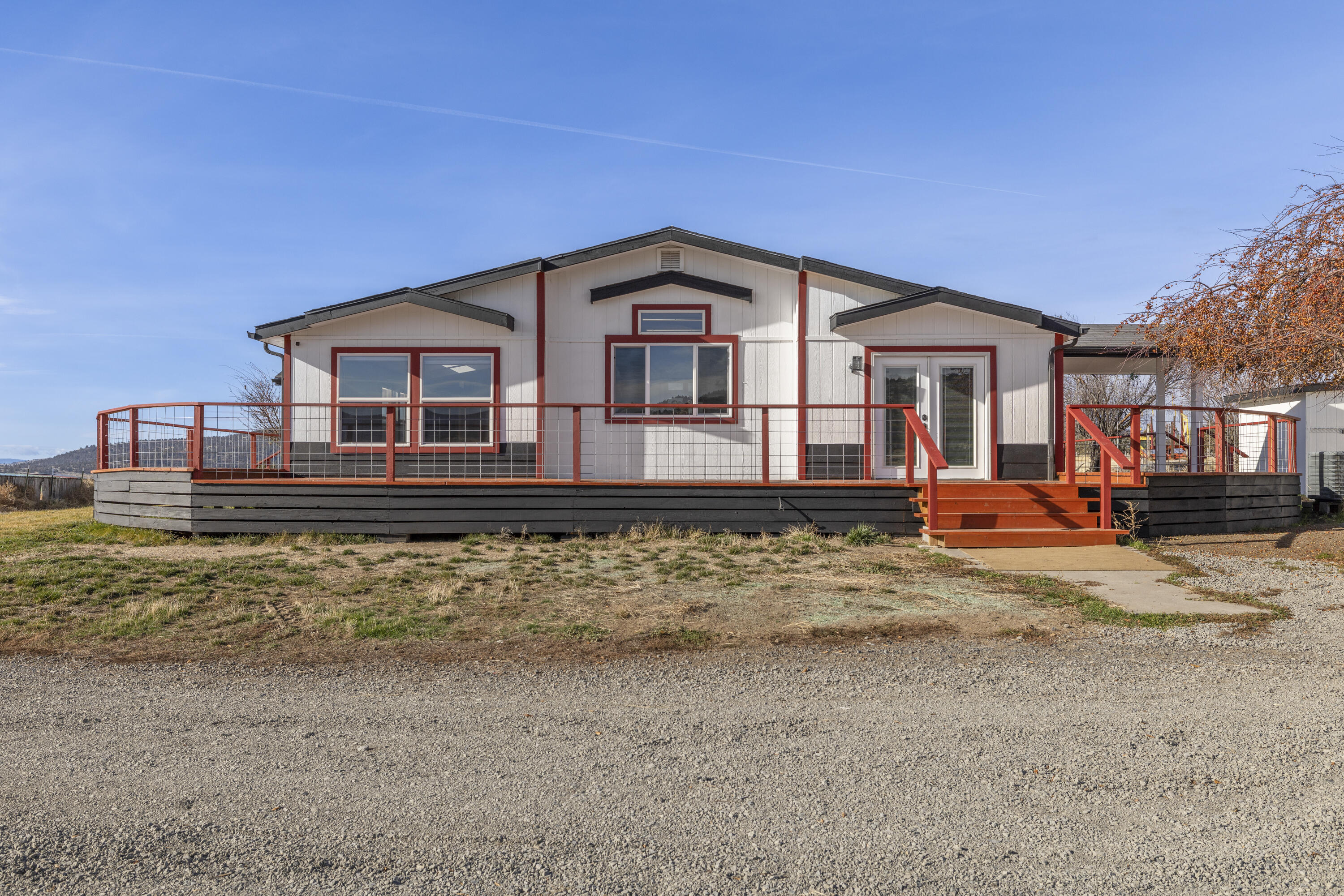 17465 Harpold Road Malin, OR 97632 - Photo 4 of 122 Side of Home