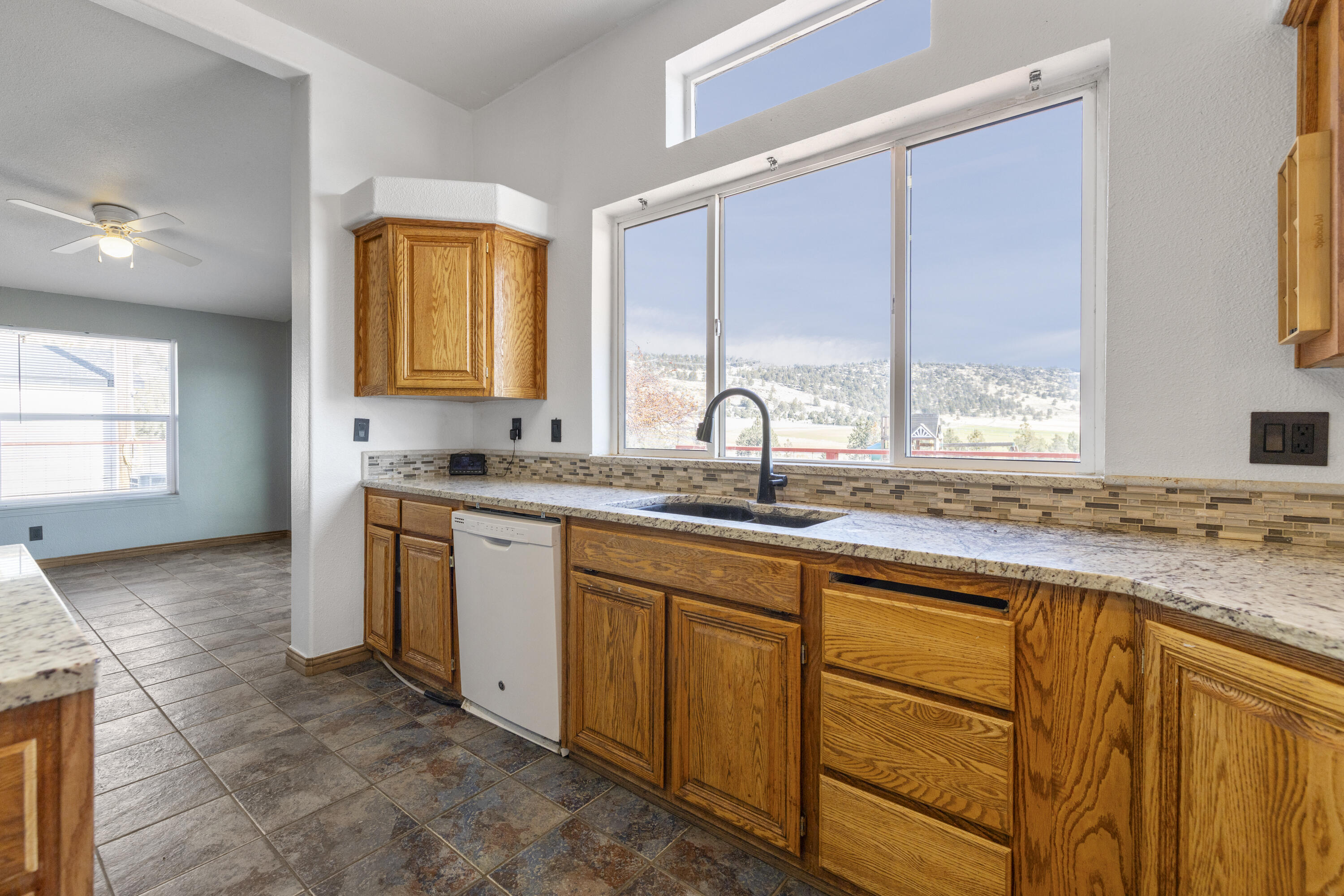 17465 Harpold Road Malin, OR 97632 - Photo 41 of 122 Kitchen
