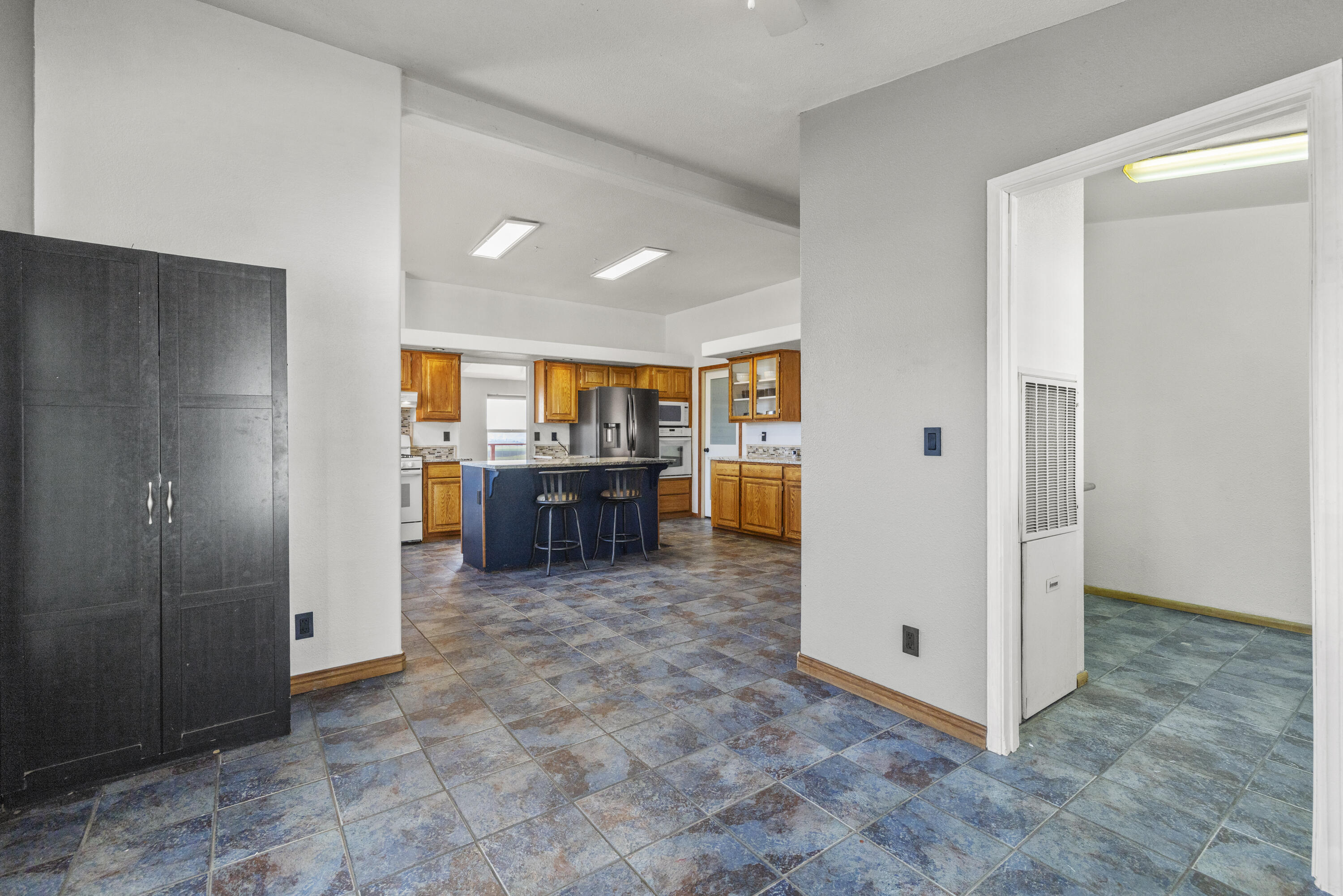 17465 Harpold Road Malin, OR 97632 - Photo 46 of 122 Dining/Kitchen