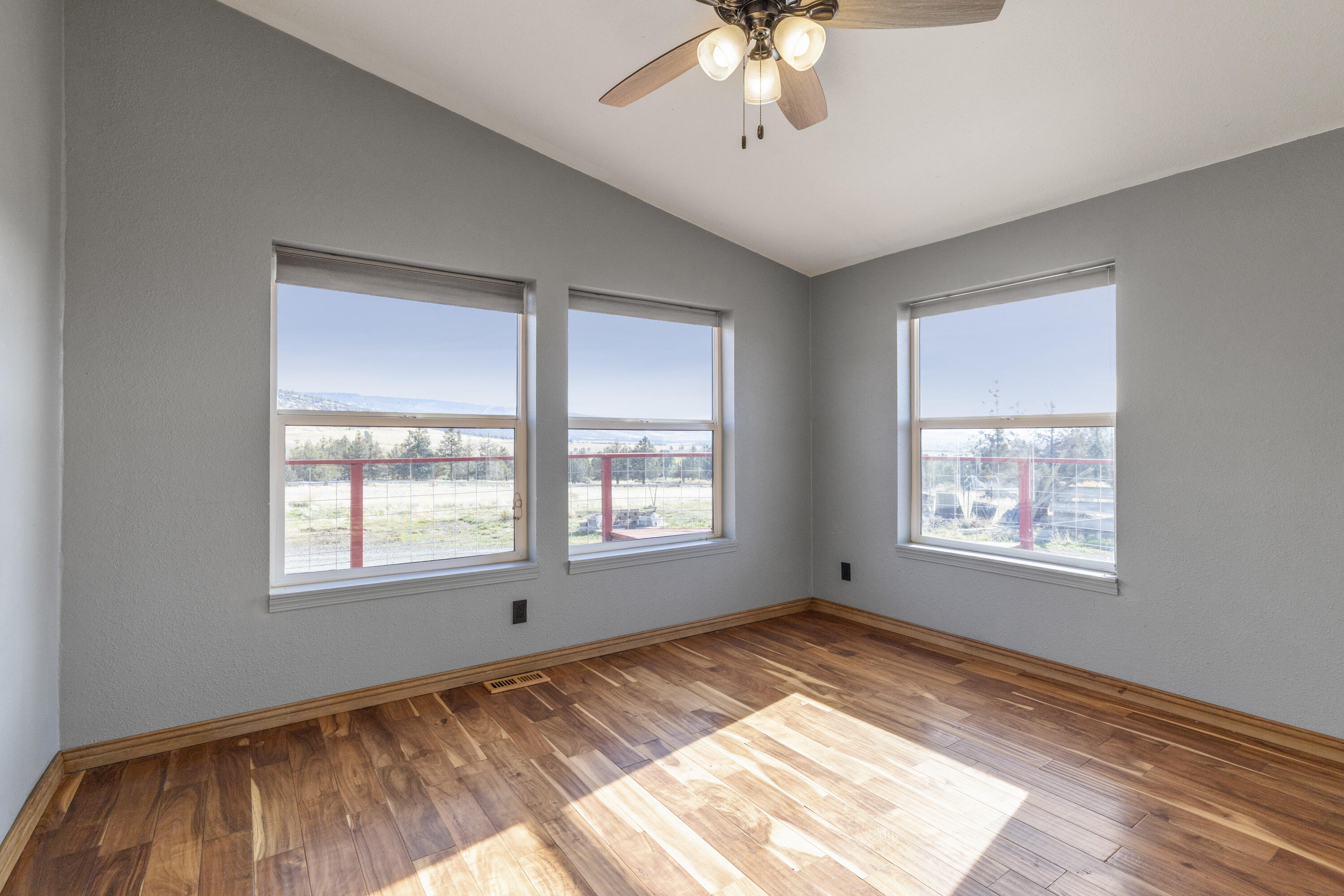17465 Harpold Road Malin, OR 97632 - Photo 54 of 122 Primary Bedroom