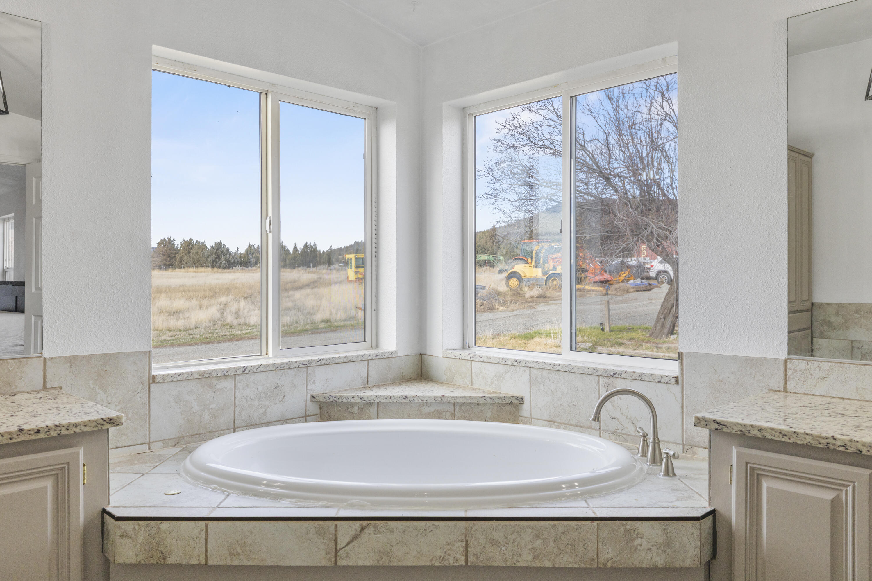17465 Harpold Road Malin, OR 97632 - Photo 56 of 122 Primary Bathroom