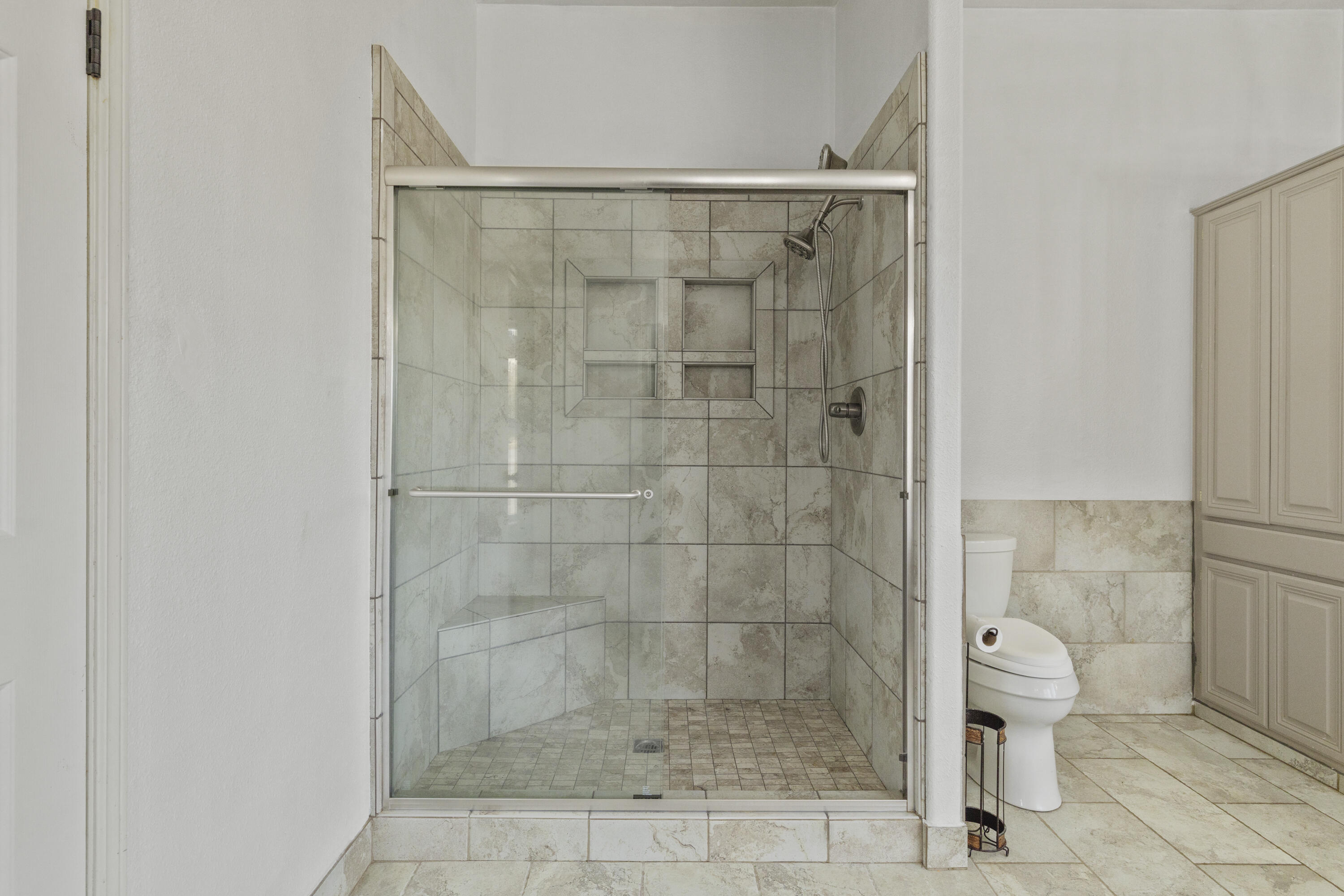 17465 Harpold Road Malin, OR 97632 - Photo 57 of 122 Primary Bathroom