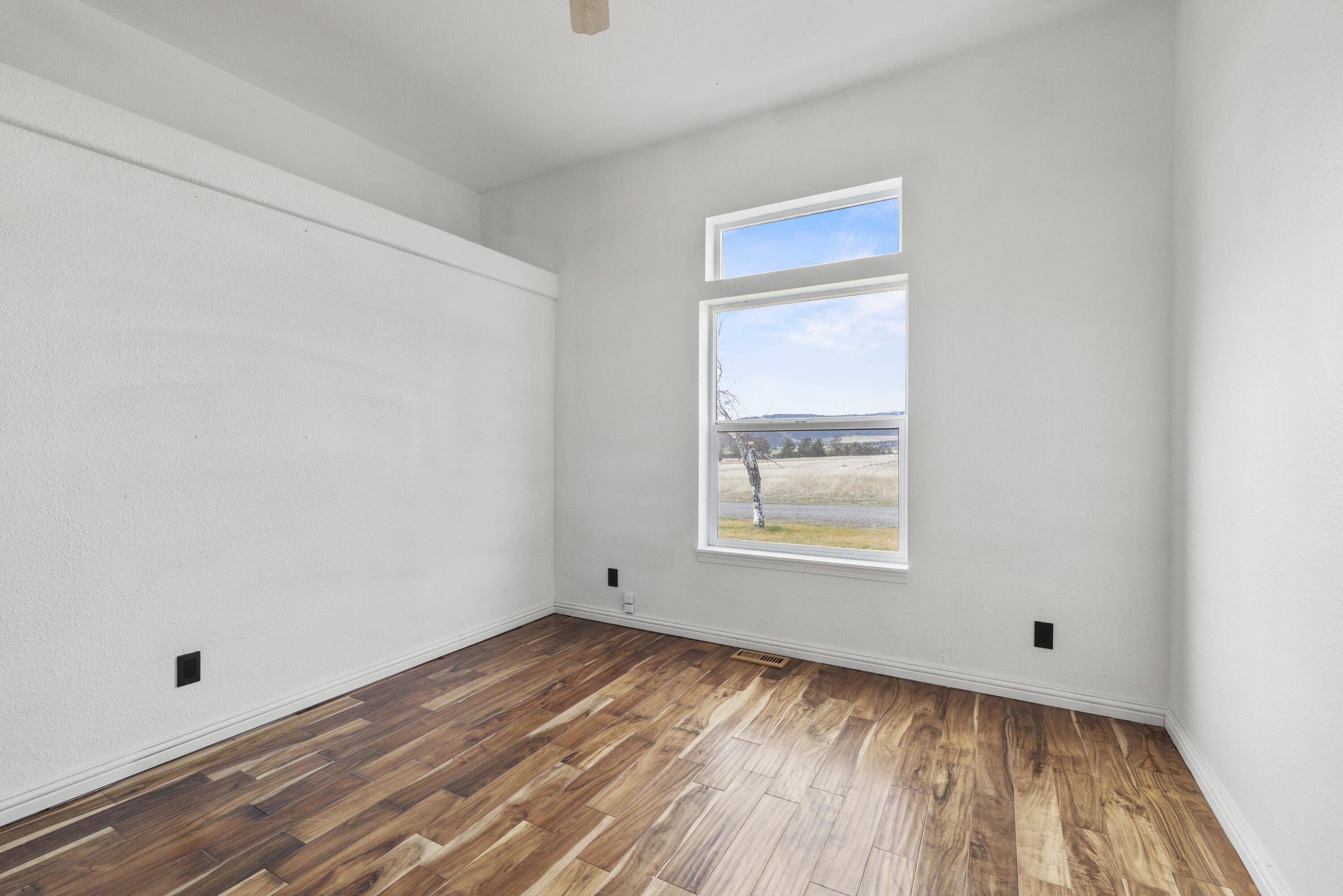 17465 Harpold Road Malin, OR 97632 - Photo 58 of 122 Room/Office off of Primary