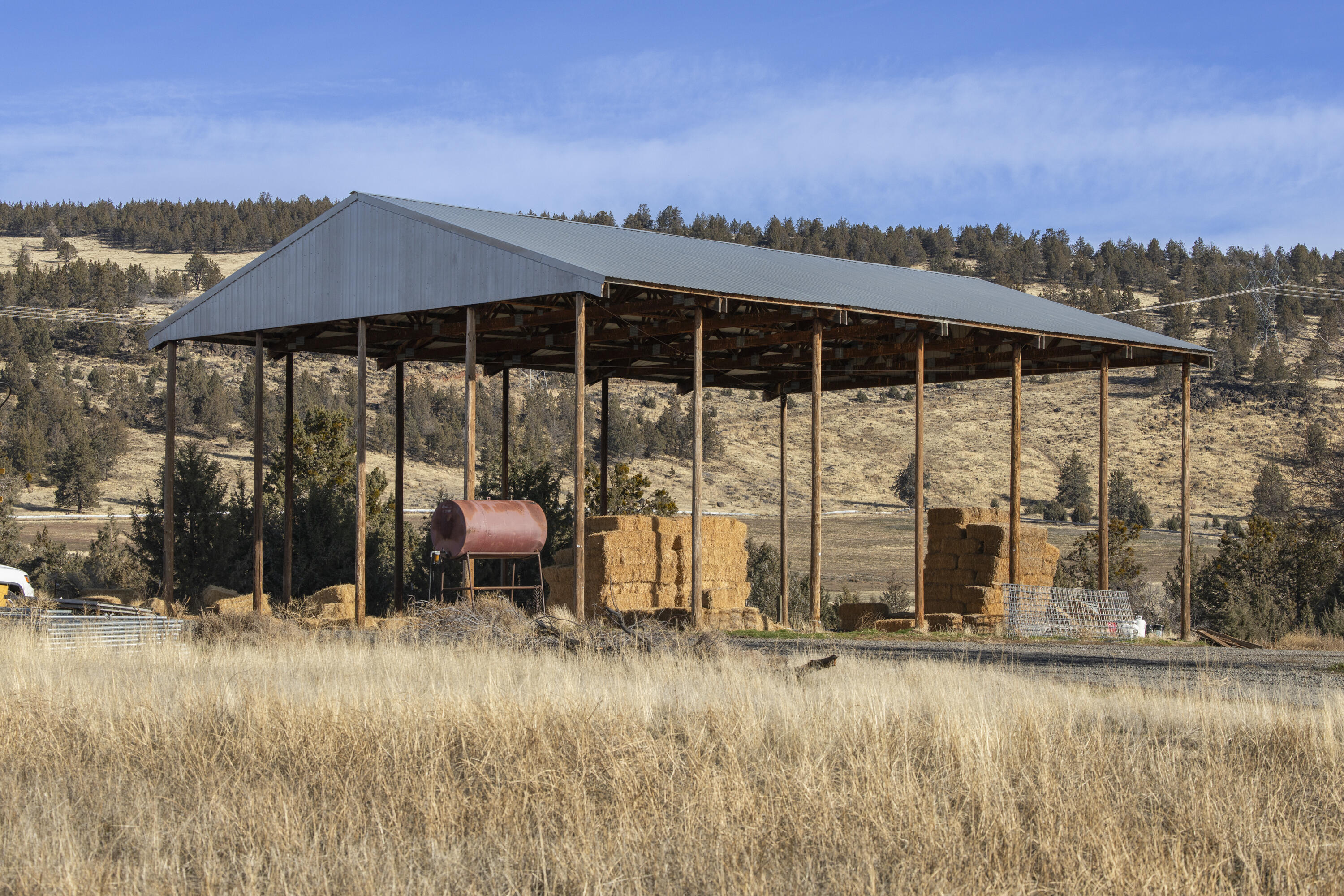 17465 Harpold Road Malin, OR 97632 - Photo 6 of 122 Hay Barn