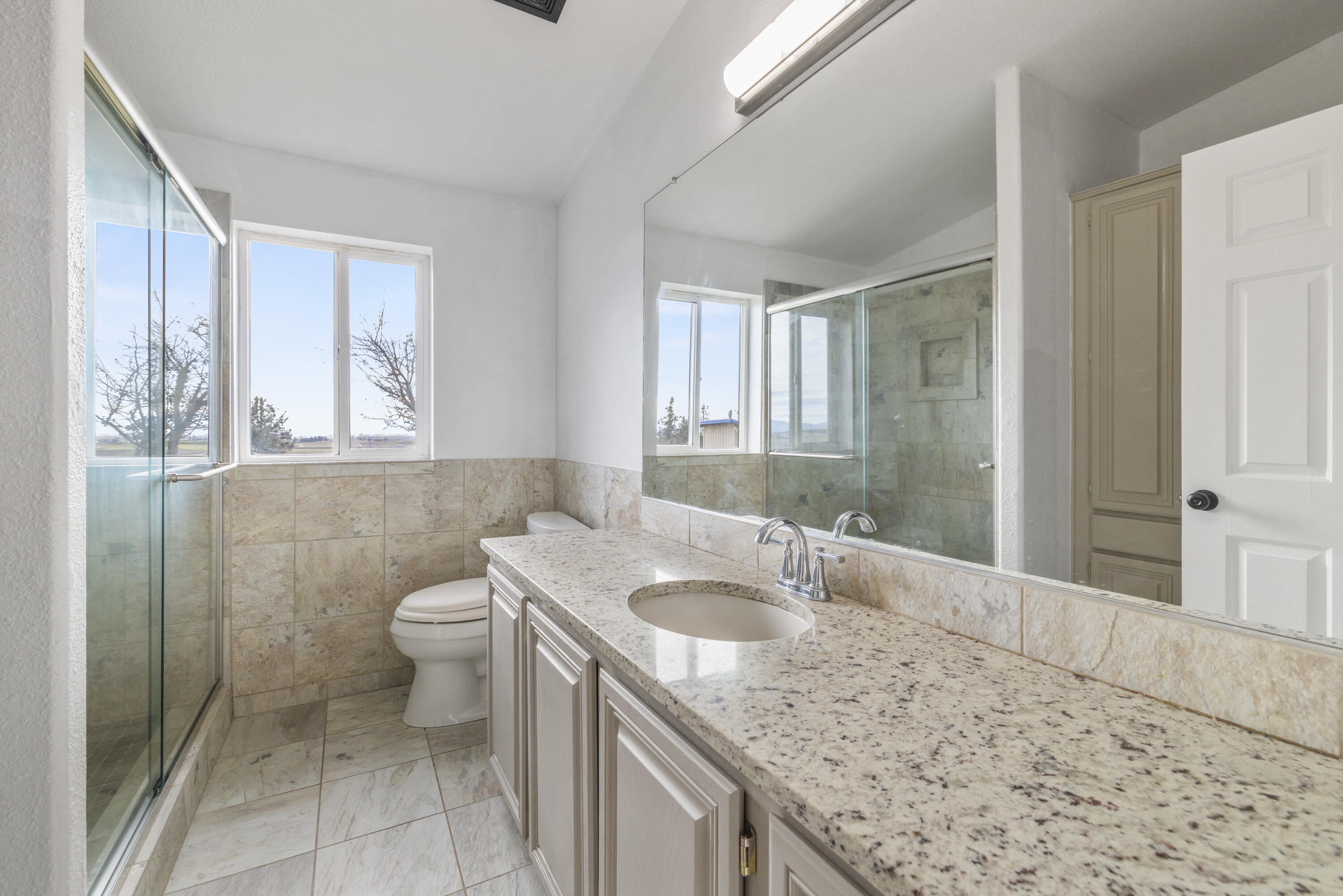 17465 Harpold Road Malin, OR 97632 - Photo 62 of 122 Guest Bathroom