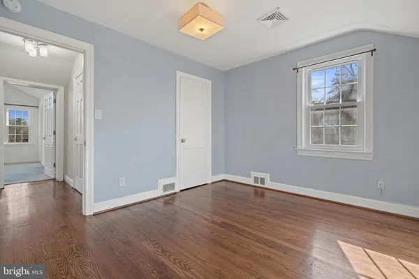 $6,200 | 111 South Oak Street, Falls Church, VA 22046