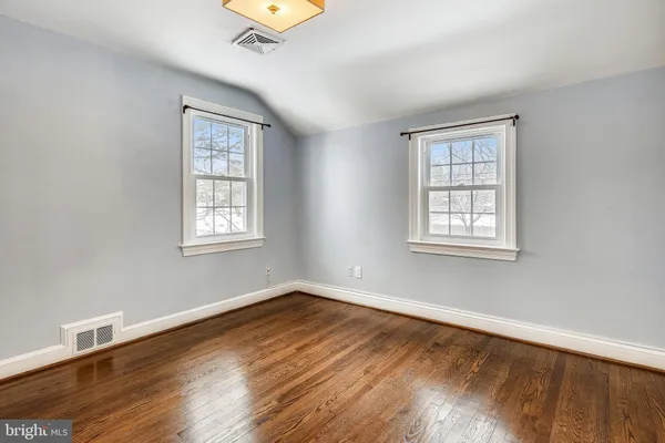 $6,200 | 111 South Oak Street, Falls Church, VA 22046