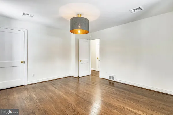 $6,200 | 111 South Oak Street, Falls Church, VA 22046