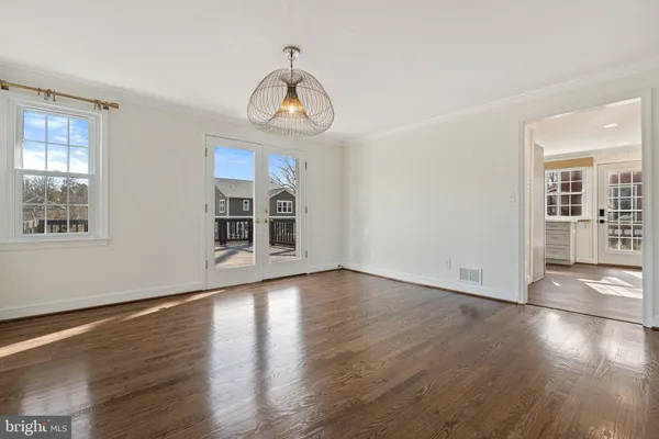 $6,200 | 111 South Oak Street, Falls Church, VA 22046