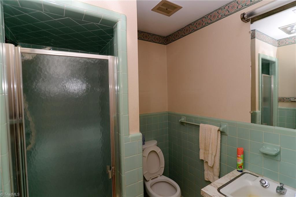 1635 Lake Road Thomasville, NC 27360 - Photo 17 of 21 Gallery Image 17