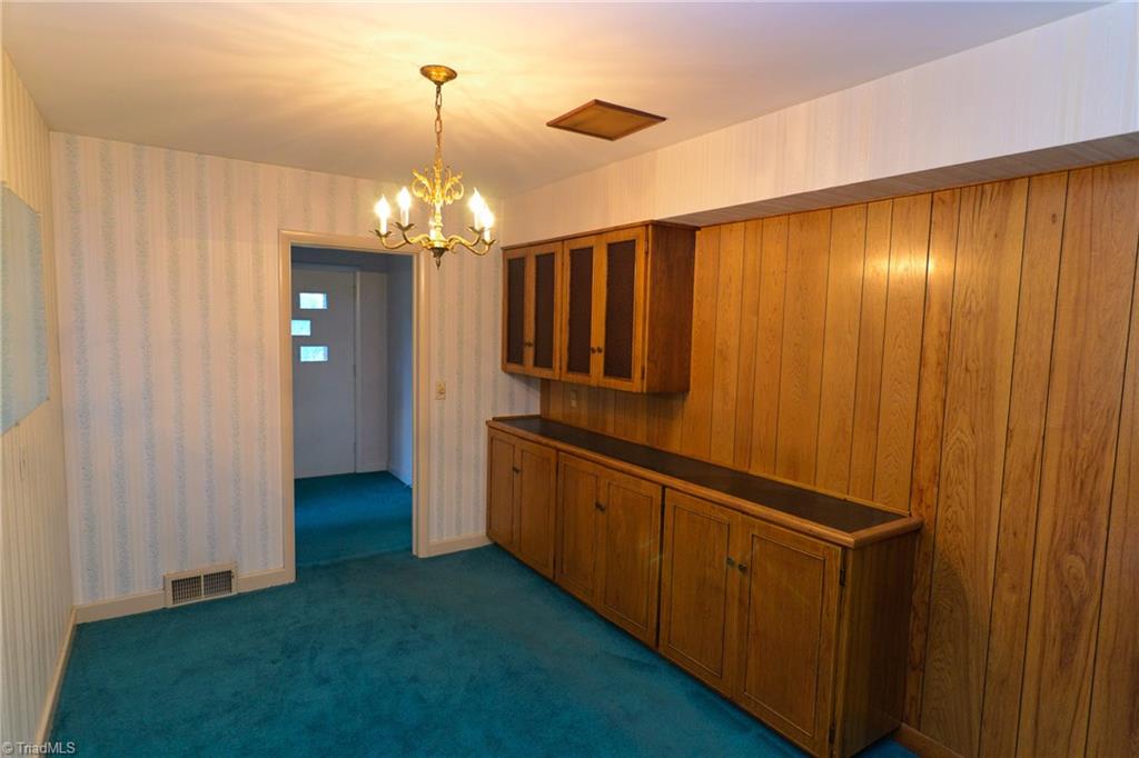 1635 Lake Road Thomasville, NC 27360 - Photo 8 of 21 Gallery Image 8