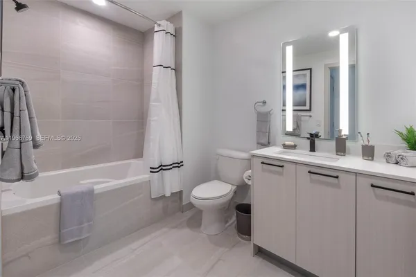 $2,501 | 221 Southwest 12th Street, Unit 203, Miami, FL 33130