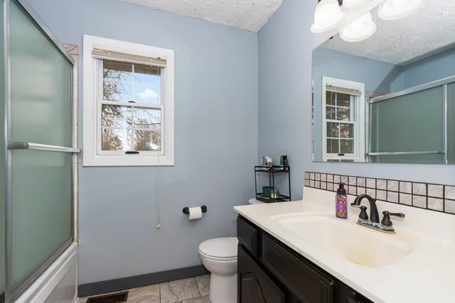 $199,900 | 418 Standish Drive, Bloomington, IL 61704