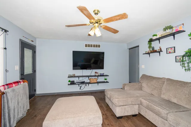 $199,900 | 418 Standish Drive, Bloomington, IL 61704