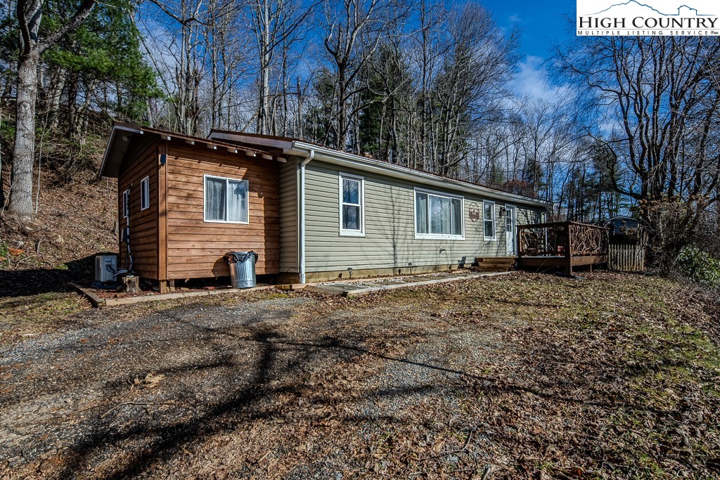 990 Old Bristol Road Boone, NC 28607 - Photo 4 of 38 Gallery Image 4