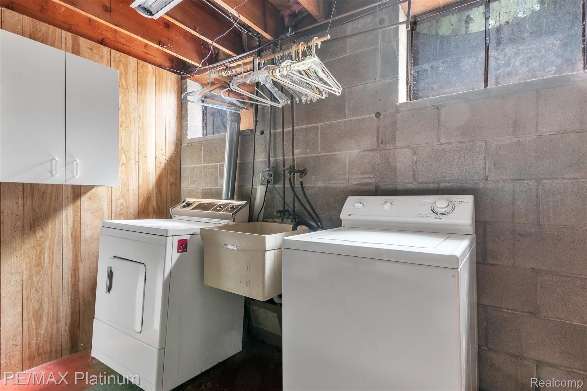 110 Riddle Street Howell, MI 48843 - Photo 25 of 39 Laundry Area