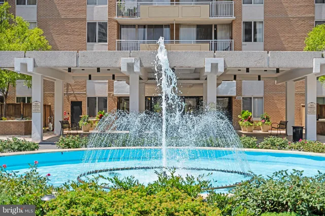 $550,000 | 3001 Veazey Terrace Northwest, Unit 710, Washington, DC 20008