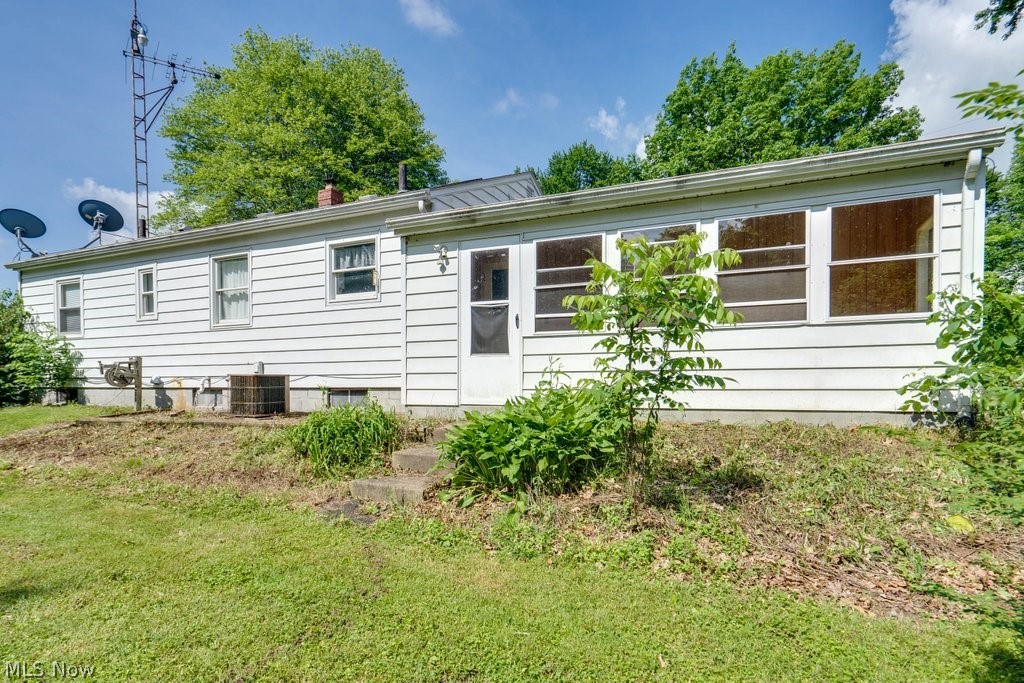 3692 Morrow Road Kent, OH 44240 - Photo 4 of 25