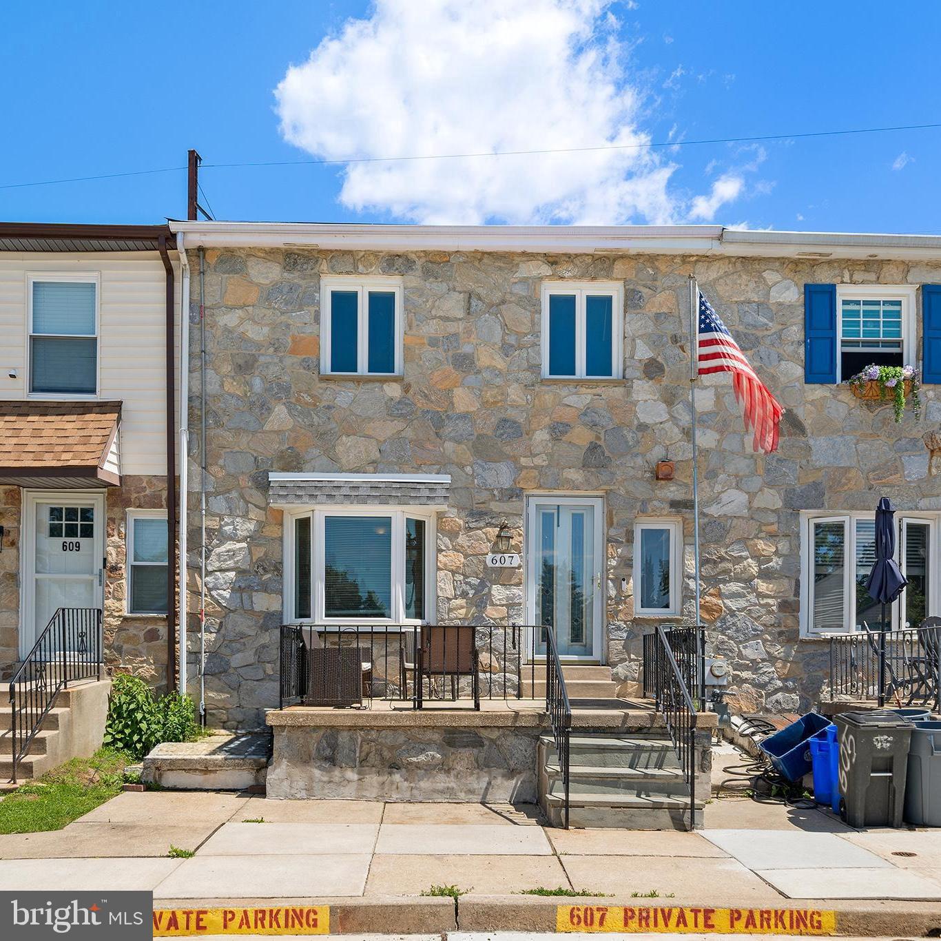 607 St Anthony Lane Upper Darby, PA 19082 - Photo 1 of 31